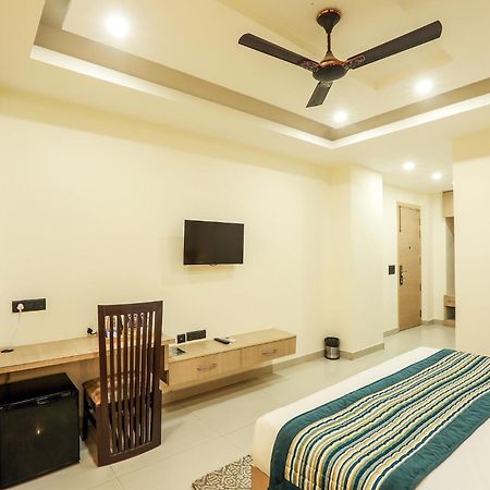 Hotel Green Lotus Luxe Γκουργκάον Εξωτερικό φωτογραφία
