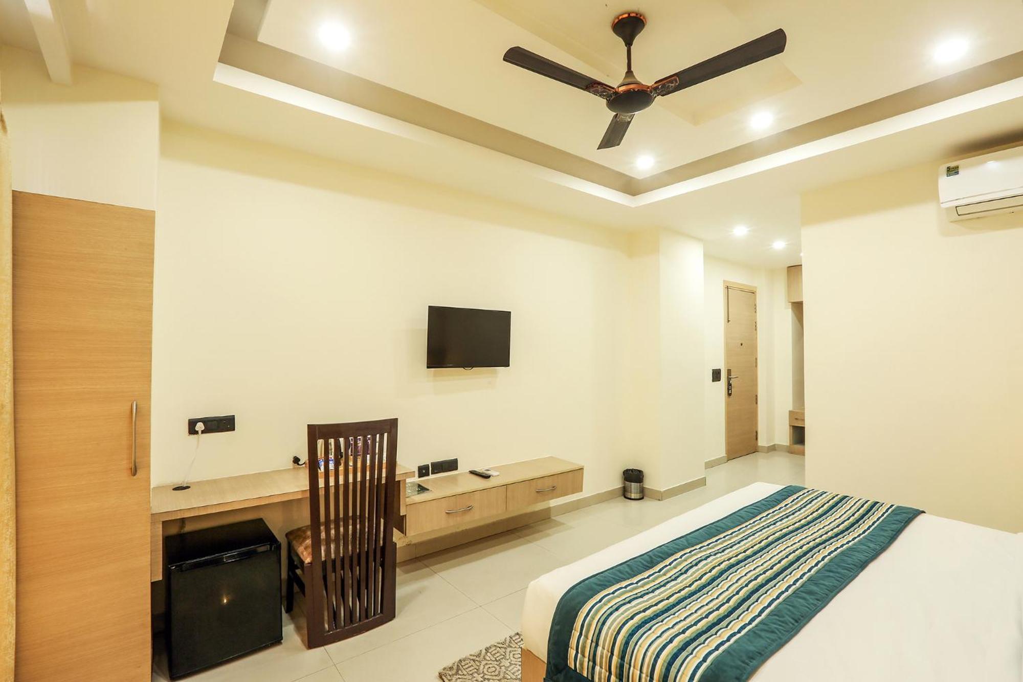 Hotel Green Lotus Luxe Γκουργκάον Εξωτερικό φωτογραφία