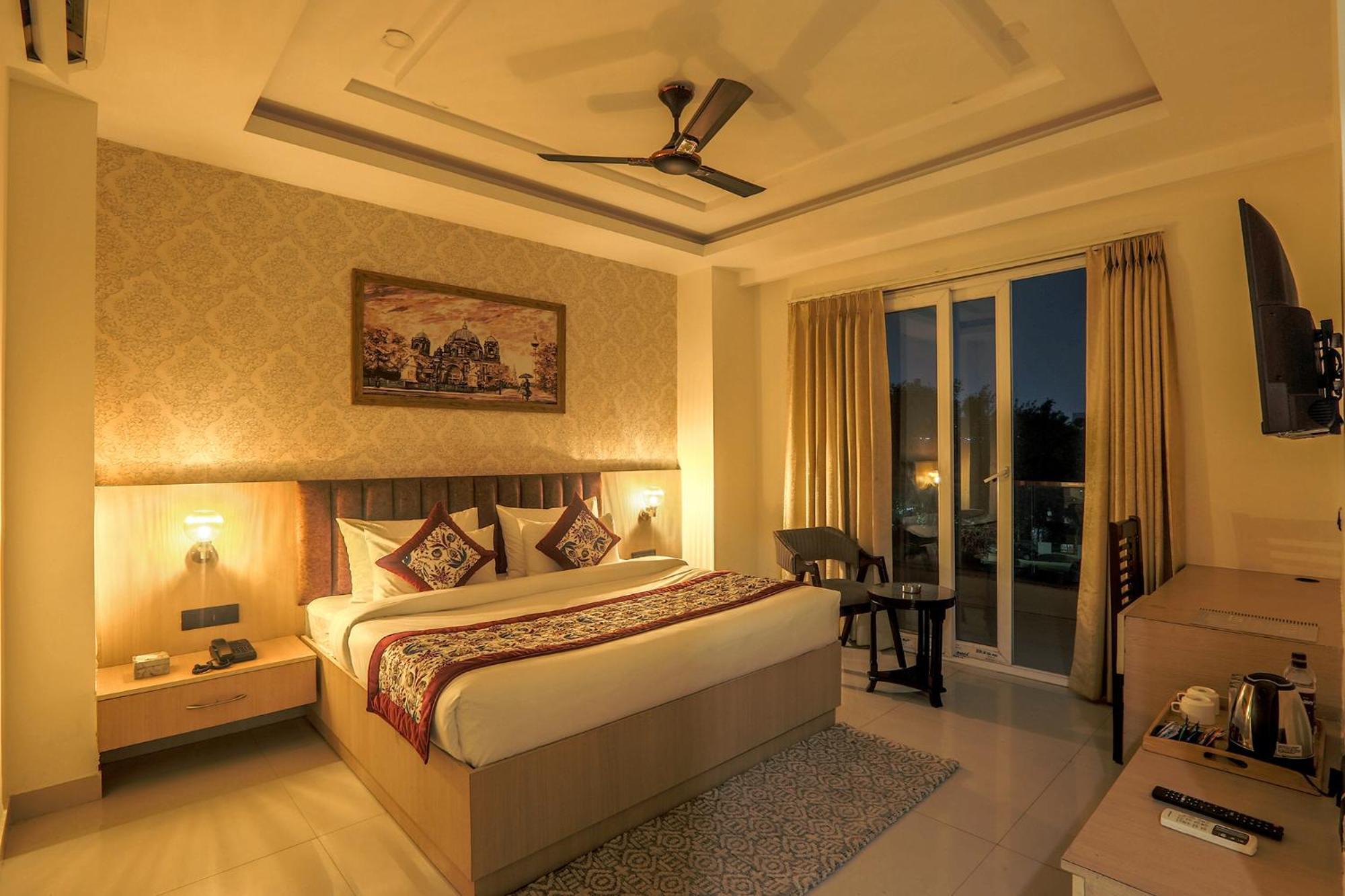 Hotel Green Lotus Luxe Γκουργκάον Εξωτερικό φωτογραφία