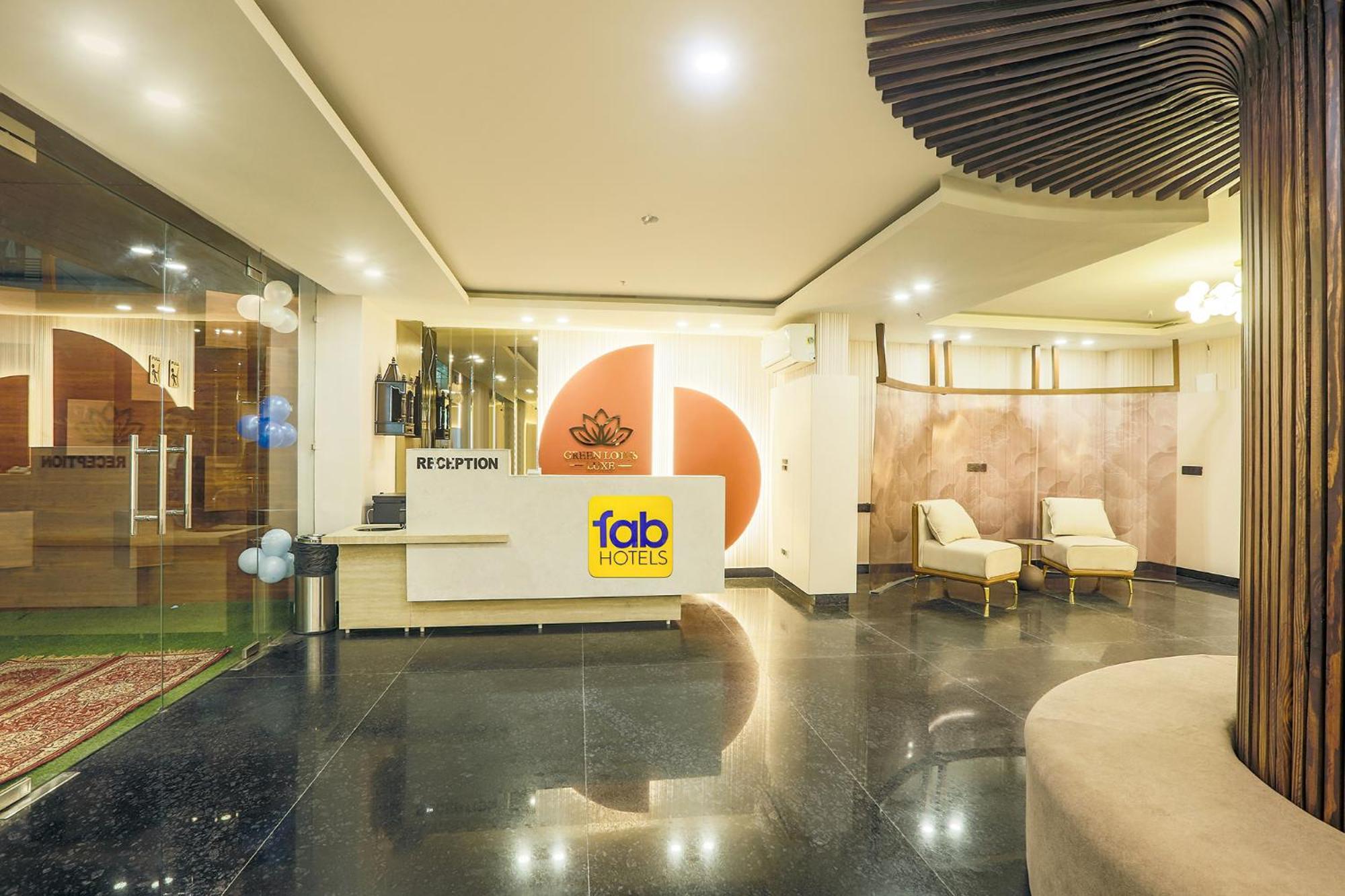 Hotel Green Lotus Luxe Γκουργκάον Εξωτερικό φωτογραφία