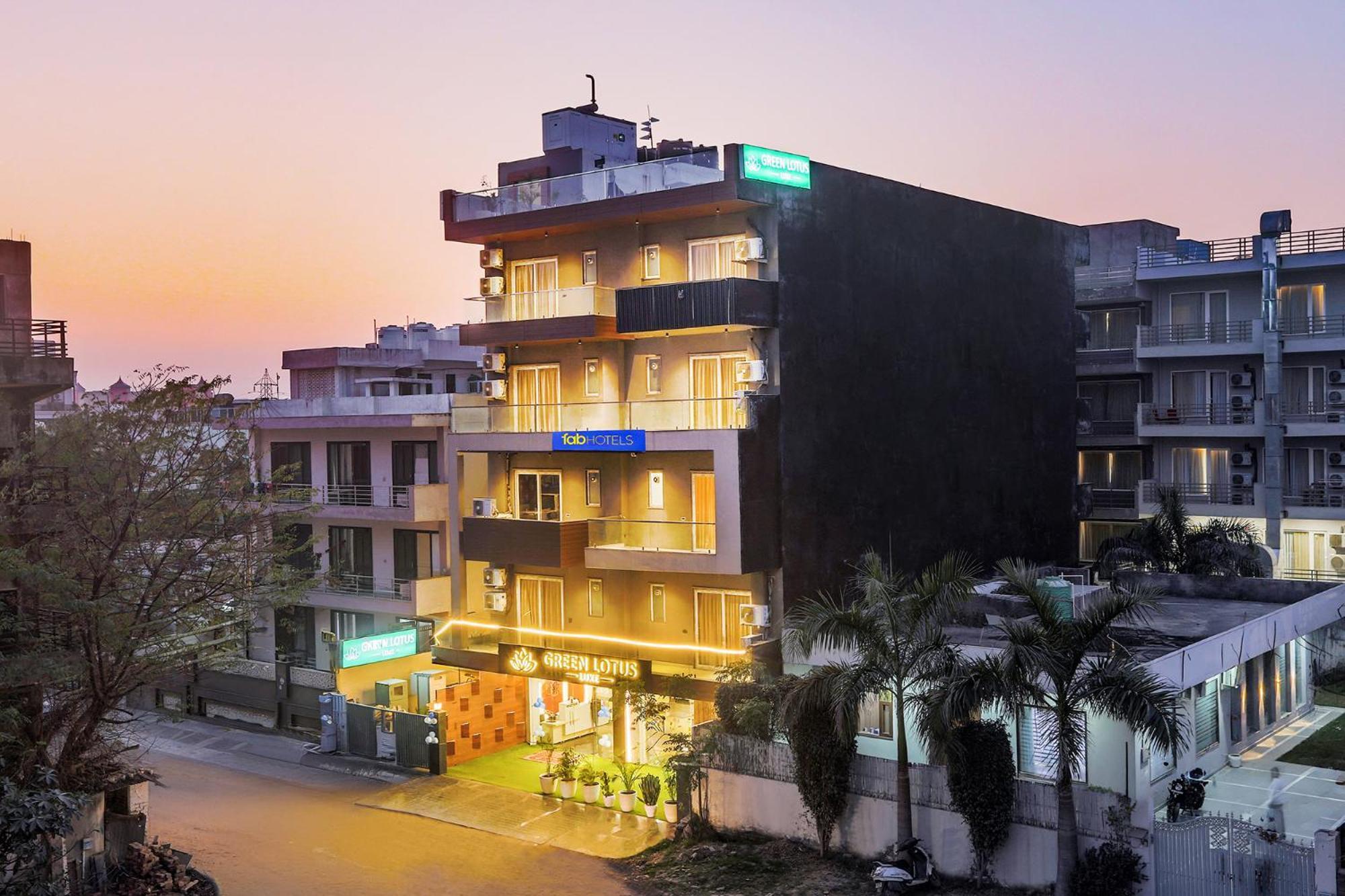 Hotel Green Lotus Luxe Γκουργκάον Εξωτερικό φωτογραφία